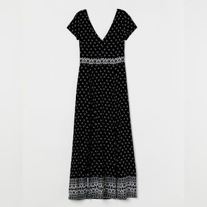 H&M Black and white sexy paisley v-neck dress with double leg slits size 6